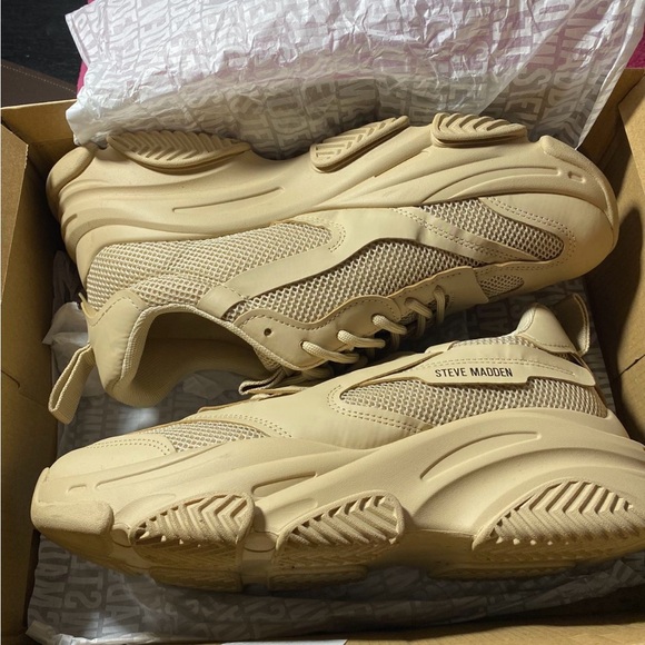 Steve Madden possession sneakers - Picture 3 of 5